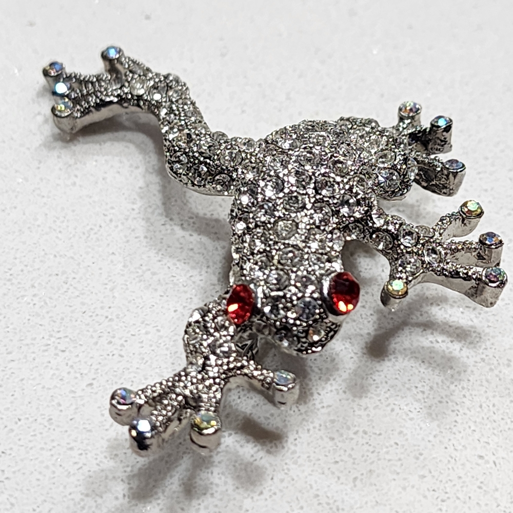 Rhinestone Frog Brooch with Red Eyes - Women Jewelry Brooches Pin Bling Fashion